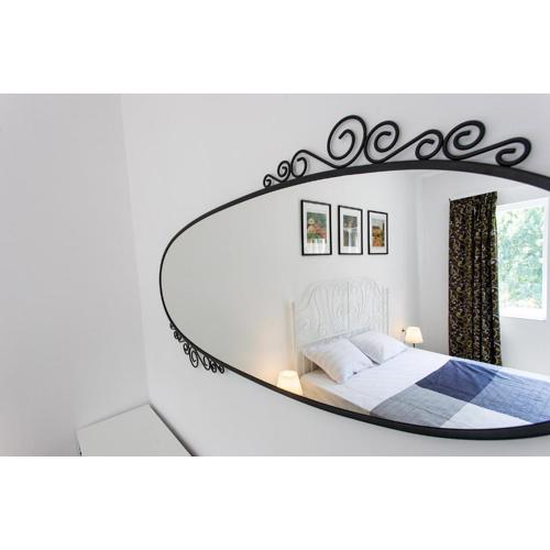 Top center big family apartment with garden view