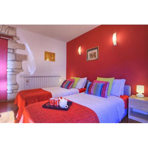 Top Center Room & Apartment