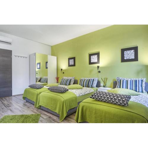 Top Center Rooms & Studio