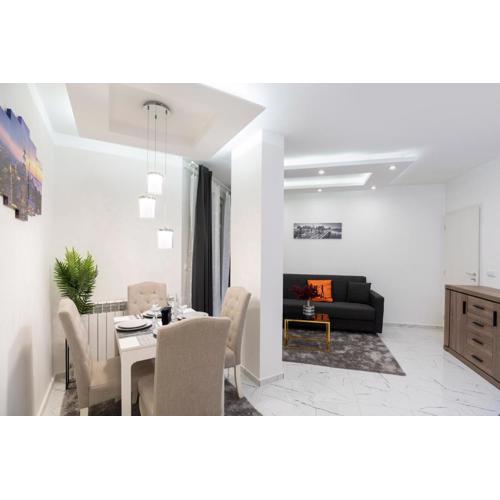 Top Central Luxury Apartment & Free Parking