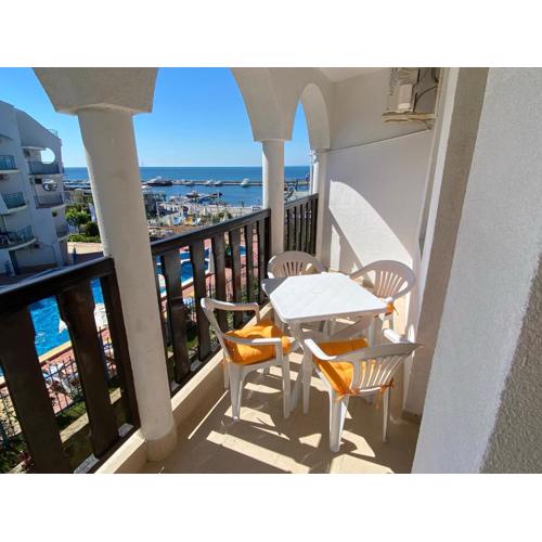 Top Complex Apartment on the Beach