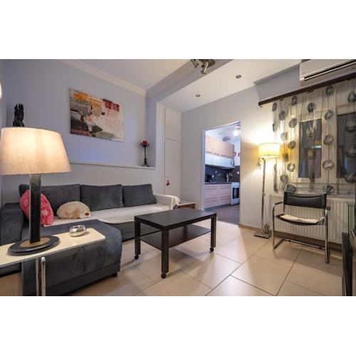Top-Floor Apt with Private Patio- Nea Ionia by ΜΡS