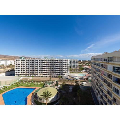 Top floor sea view central holiday home