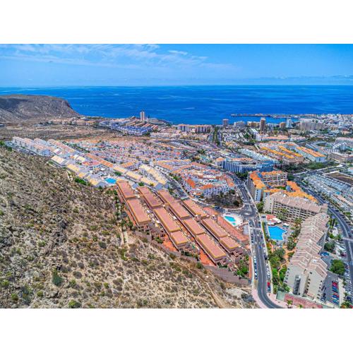 Top floor view apartment by AltamarHomes