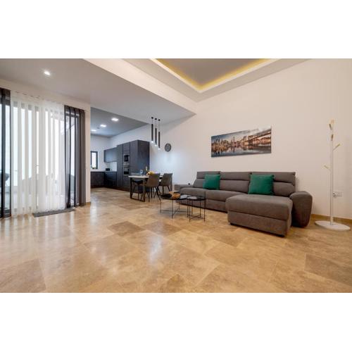 Top Location 1 Bedroom with Terrace