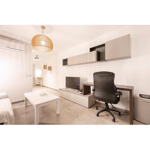 Top location! Cozy 1-BR flat