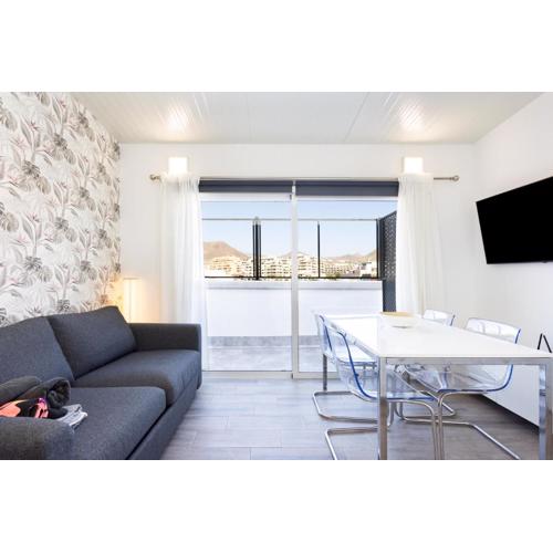 TOP New apartment center Los Cristianos