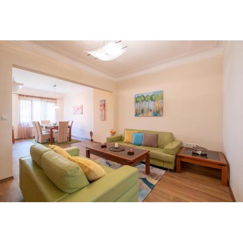 Top Pick! Central Spacious 2 Bedroom Apartment
