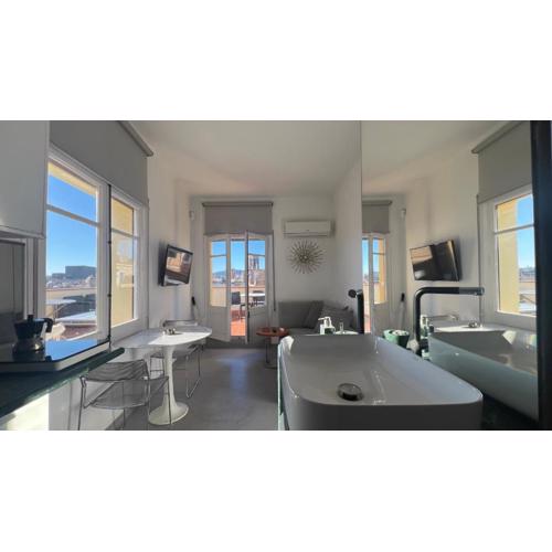 Top Studio with Terrace