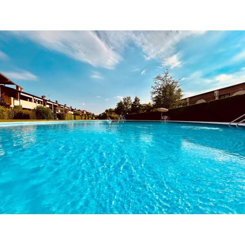 Topazio Apartment - Vista piscina a 150m dal Lago