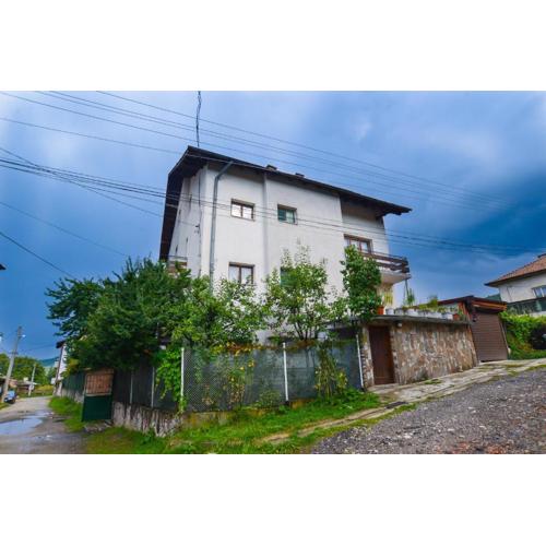 Topuzovi Guest House