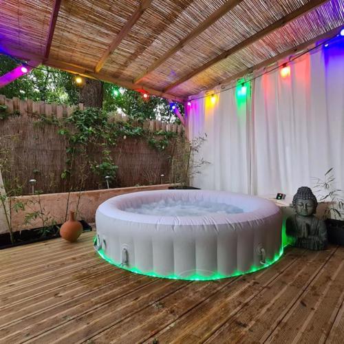 TOULON Cap Brun Jacuzzi privé été comme hiver à 300 m de la plage