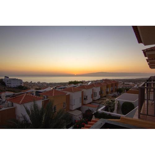 Townhouse with a sea view in Costa Adeje