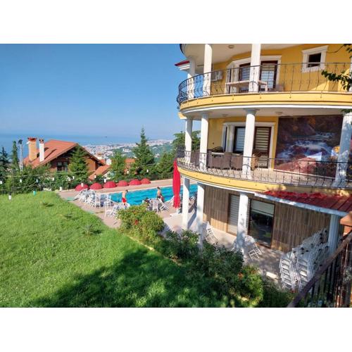 Trabzon manzaralı havuzlu villa