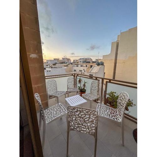 Traditional apartment, classic style with sea view in tigne point
