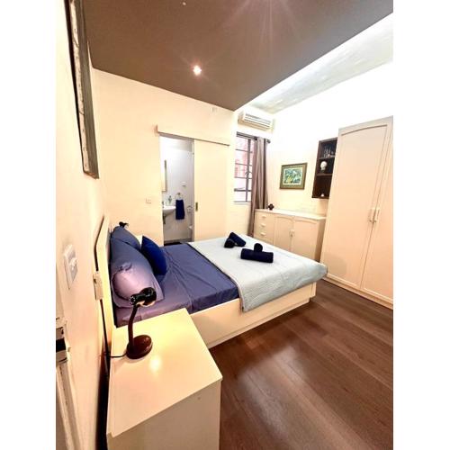 Traditional Apt St Julian 150m from the Sea, 3 bedrooms, 3 bathrooms