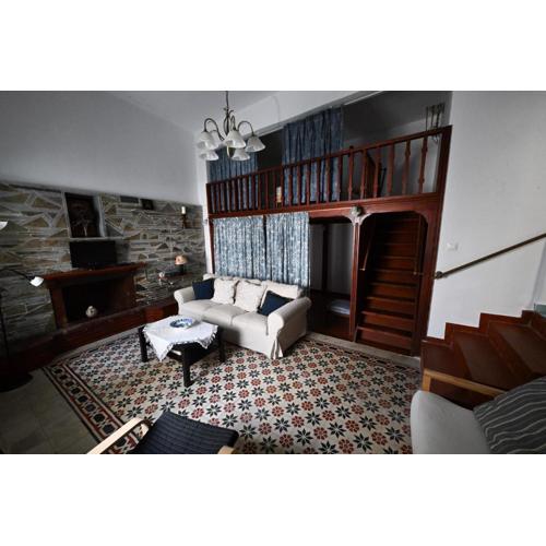 Traditional & Cosy Apartment Batsi