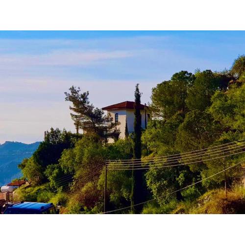 Traditional House with Mountain View - Dierona Village