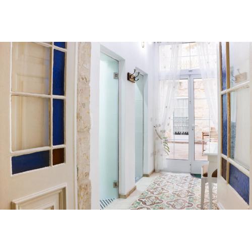 Traditional Maltese Maisonette with Internal Yard and Jacuzzi