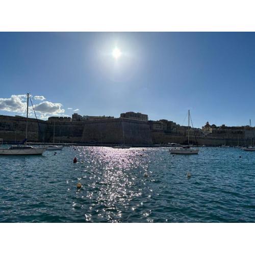 Traditional Maltese Sea View Apartment