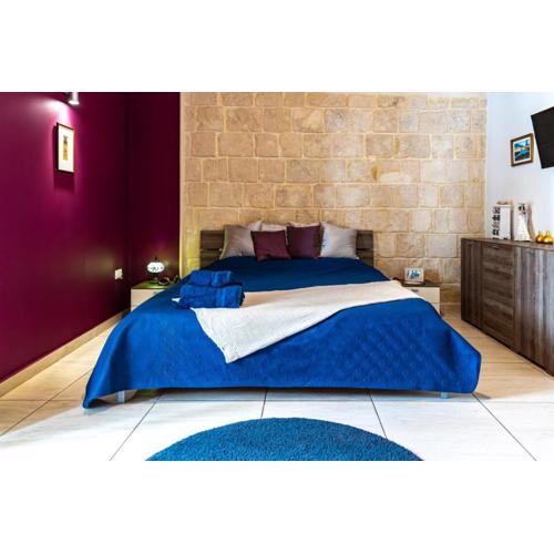 Traditional Maltese Styled 2BR Apartment with Large Maltese Balcony & Internal Yard - Located in the Heart of Valletta - Maltese Capital City