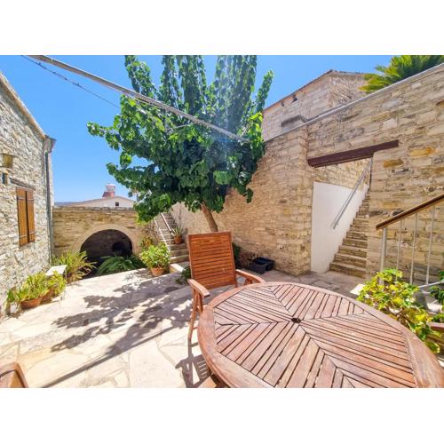 Traditional Village Pool Paradise Family Apartment