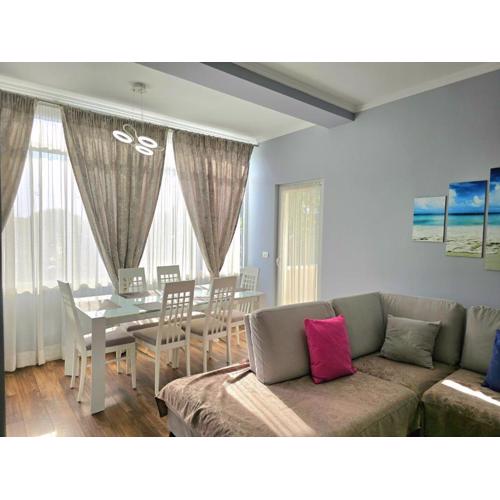 Tranqui Apartment by the beach