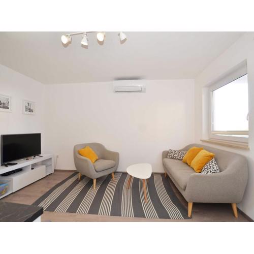 Tranquil and Bright Apartment with Loggia - Two Bedroom Apartment with Loggia