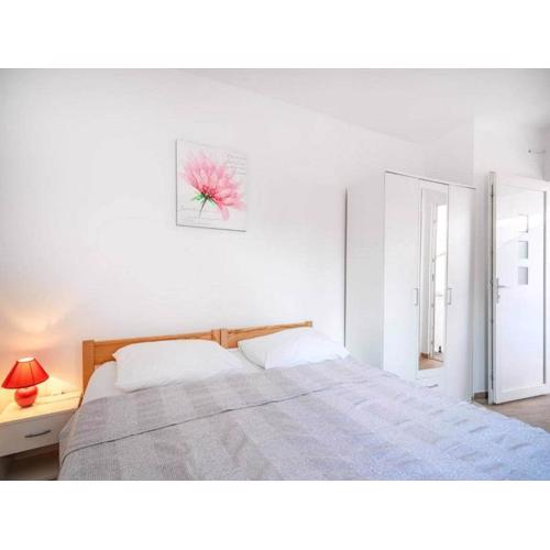 Tranquil apartment in Vodice town center