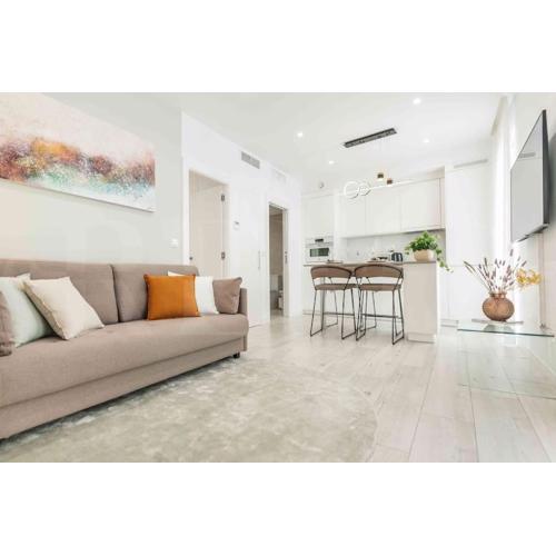 Tranquil & bright apartment with parking by REMS