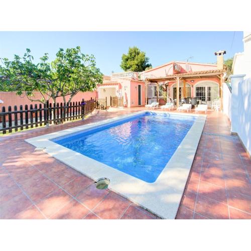 Tranquil holiday home with pool