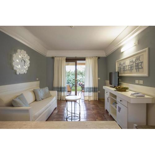 Tranquil Lantana Resort Hotel Apartments 1 Bedroom room apartment sleeps 5