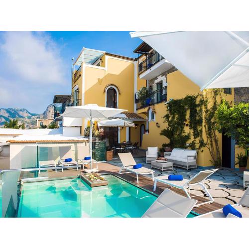 Tranquil Nocelle Villa with Pool