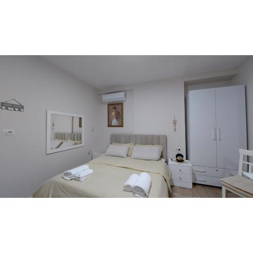 Tranquil Oasis for Two