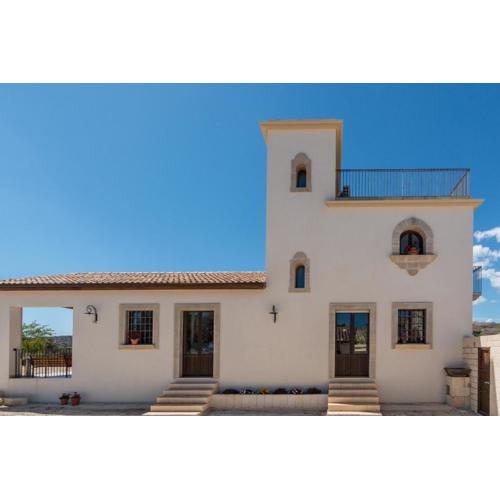 Trappeto Dellago with sea view, pool, parking & wi-fi