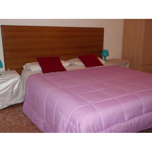 Travellers Lodge Bed & Rooms