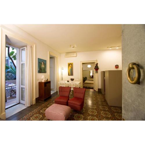 Tre Vie apARTment con terrazzo giardino pensile