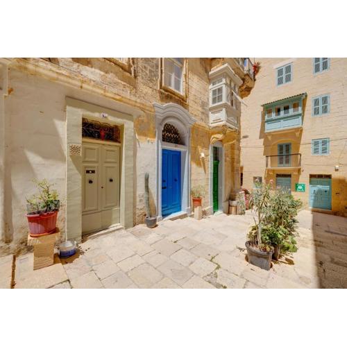 Trendy Studio Retreat in Historic Valletta