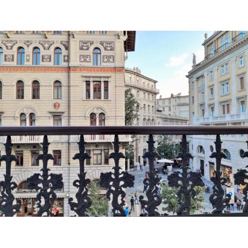 Trieste Center Rooms & Apartments - Fiori di Trieste