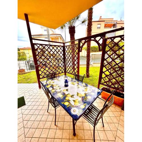 Trilo Limone - con giardino a due passi dal mare