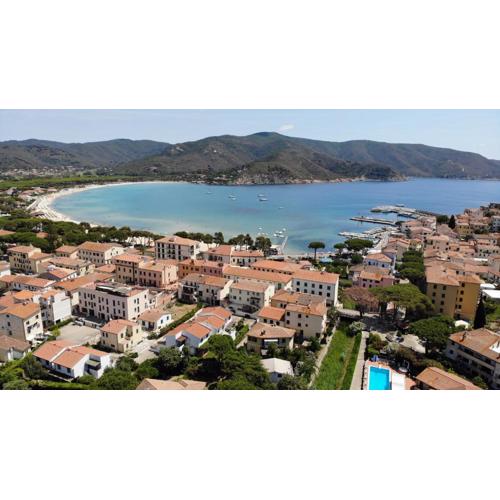 Trilocale ANFORA - Zona mare con spazio esterno, clima, posto auto