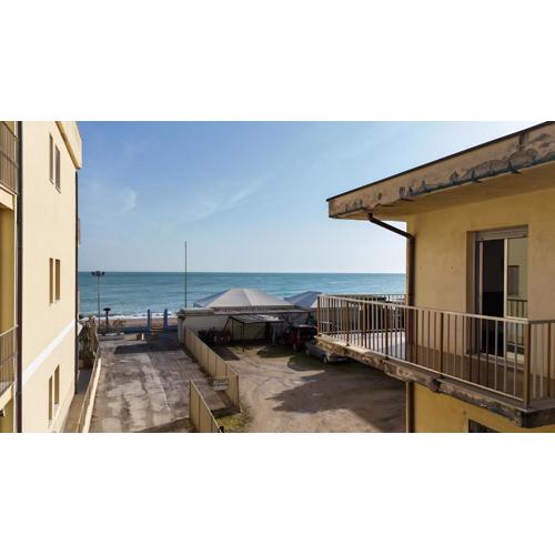 Trilocale centro Marcelli fronte mare - M223