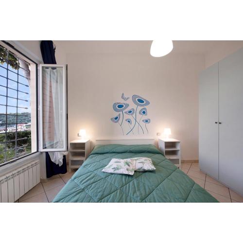 Trilocale in villa vista mare Apt 1