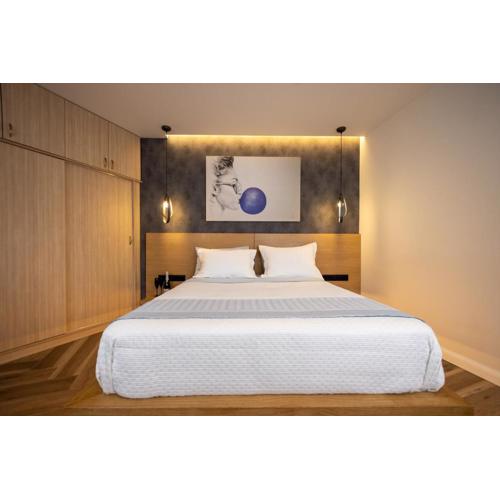 Triple A - Prime Location - Between Monastiraki & Syntagma Square-FREE Parking!