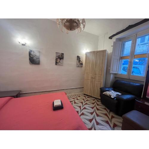 Triple room in Beautiful Maltese Townhouse