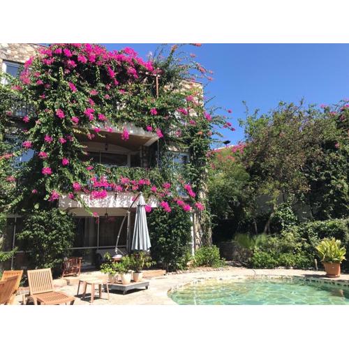 Triplex Villa with private Pool and Garden