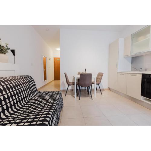 Tropea Court Sliema Apartment 5b By Homely