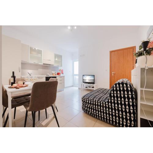 Tropea Court Sliema Apartment 6b By Homely