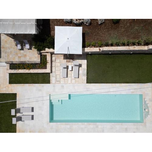 Trullamia, Trullo storico con piscina