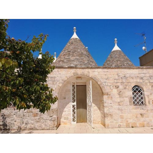 Trulli Mari in Valle d\